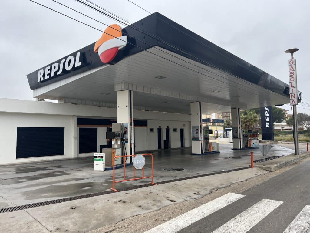 gas stations are closed on Sundays in Spain