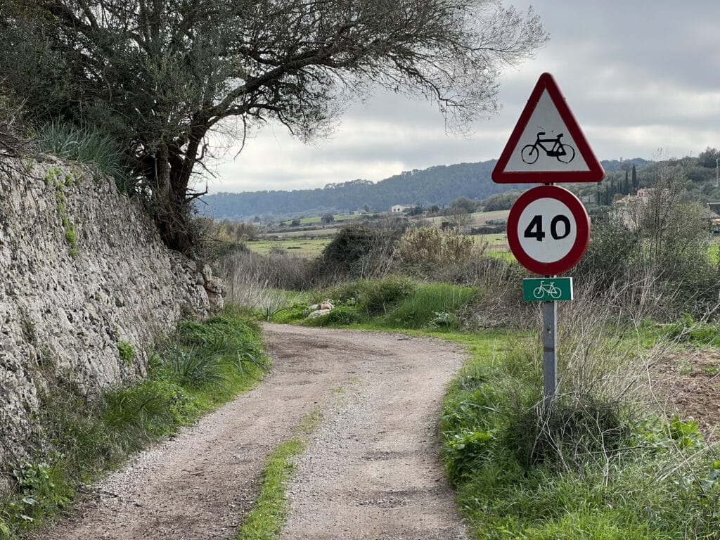 gravel road south of Ruberts, Mallorca